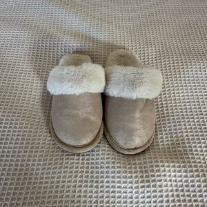 Crewcuts Factory Metallic Beige Shearling Girls Slippers sz 7 Little Kids